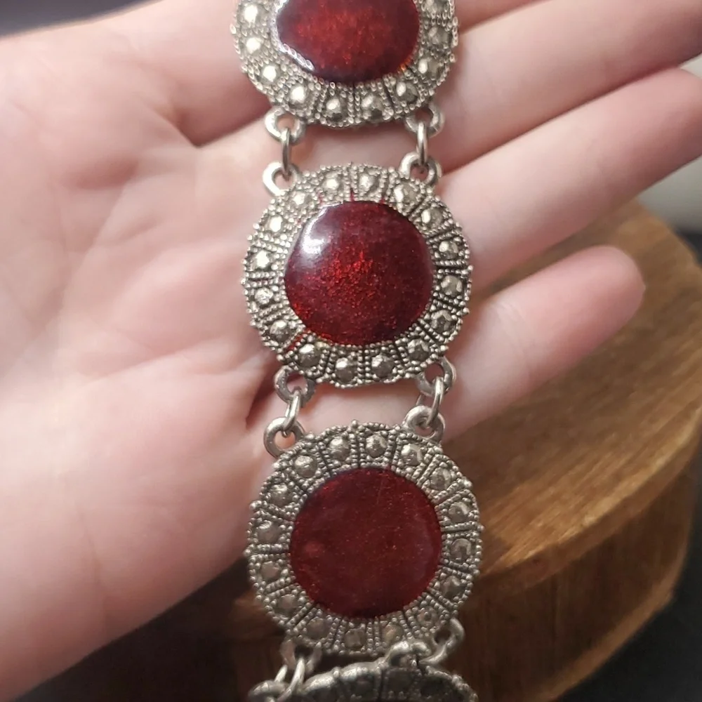 B0703 red cherry blossom antique medallion bracelet - Picture 3 of 4